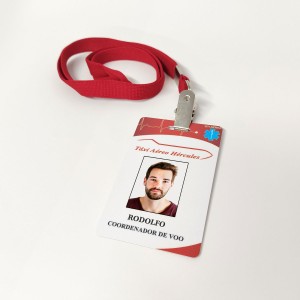 Crachá em PVC PVC 0,76mm 54x86mm 4 cores impressão UV   