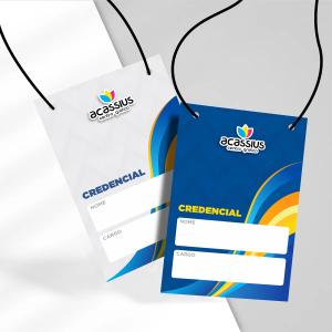 Credencial Papel couchê 300g 9x14cm 4x0  2 furos e cordão redondo com terminal 