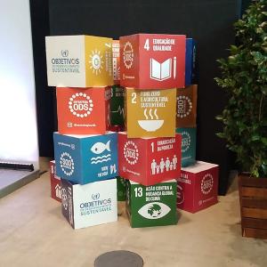 Cubo em papel Papel cartão 350g  4x0  Faca padrão 